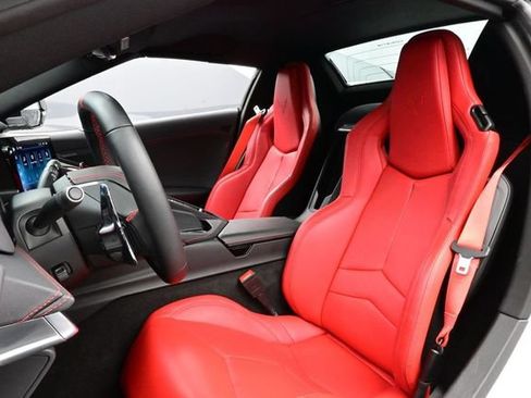 Used 2025 Chevrolet Corvette Z06 RWD image 5