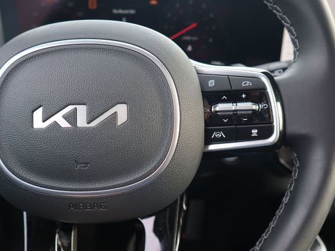 Used 2025 Kia Sorento SX image 23
