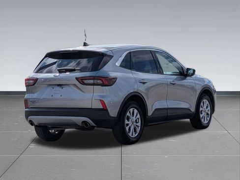Used 2023 Ford Escape Active w/ Cold Weather Package FWD image 8