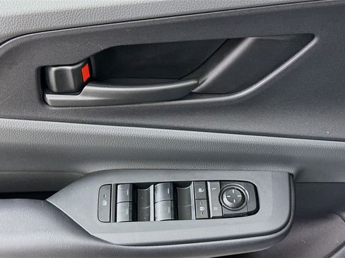 Used 2025 Toyota Prius LE image 15