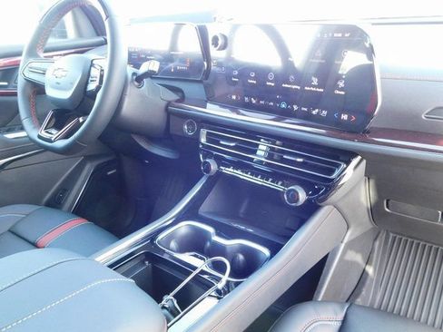 New 2026 Chevrolet Traverse RS w/ LPO, Floor Liner Package FWD image 20
