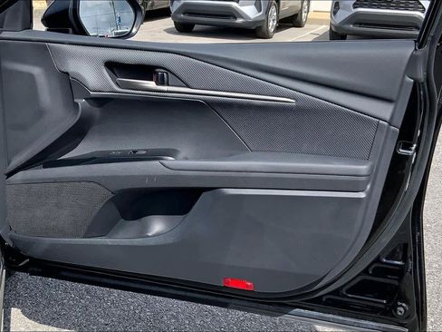 Used 2025 Toyota Camry SE FWD image 22