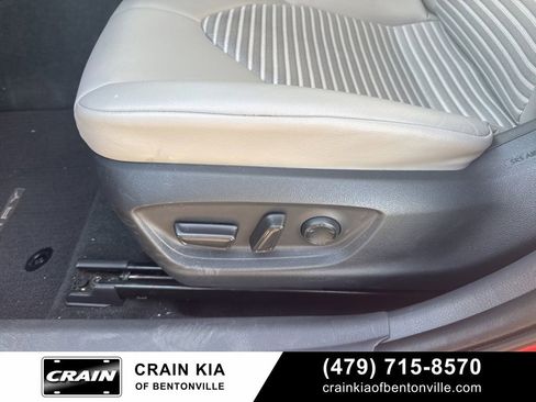 Used 2022 Toyota Camry SE image 27