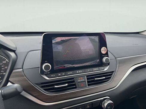 Used 2023 Nissan Altima 2.5 SV image 16