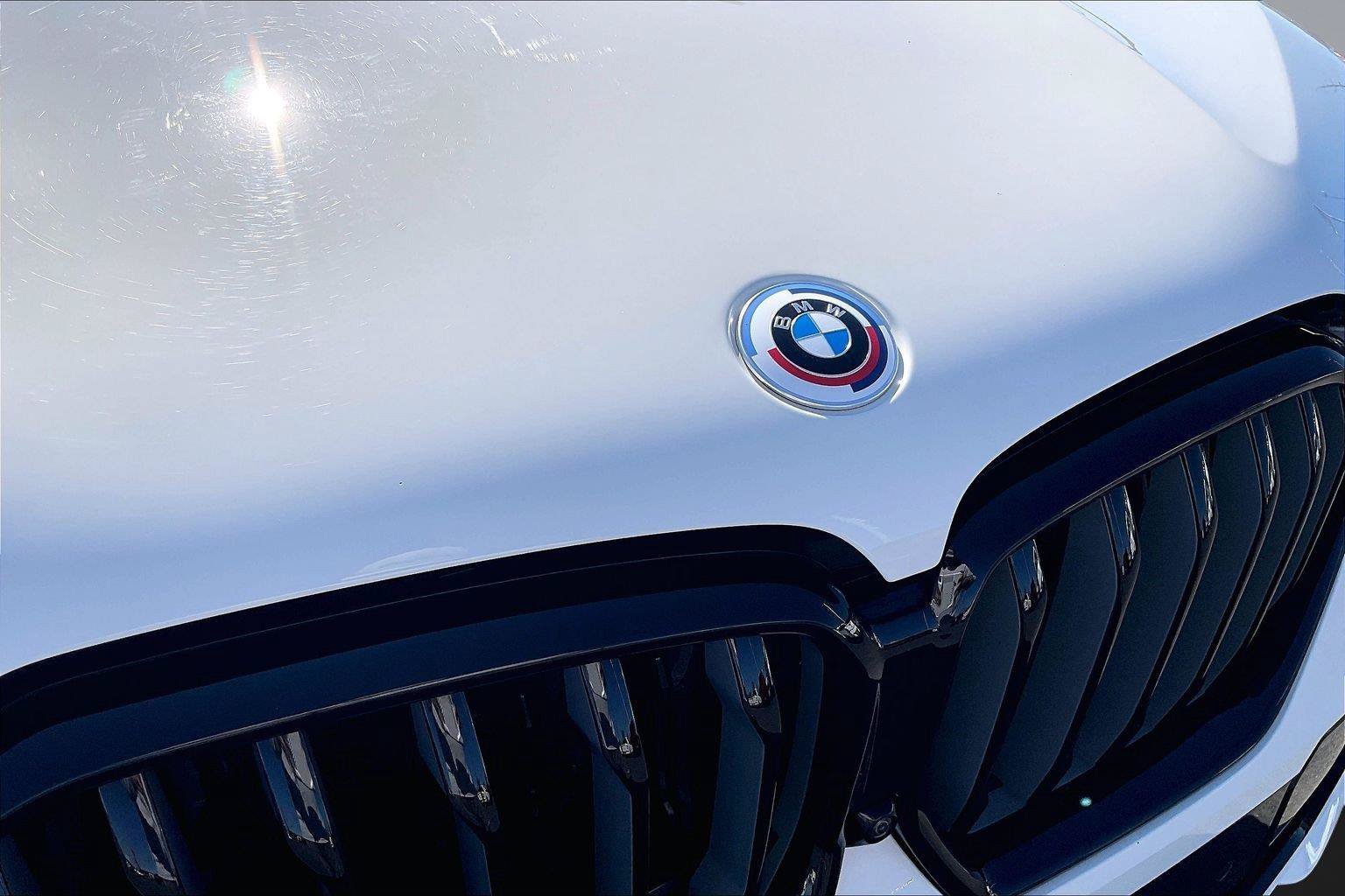 Used 2022 BMW X6 M50i AWD/4WD image 29