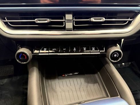 New 2026 Chevrolet Equinox EV LT image 34