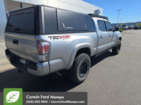 Used 2022 Toyota Tacoma TRD Sport w/ Technology Package AWD/4WD image 6