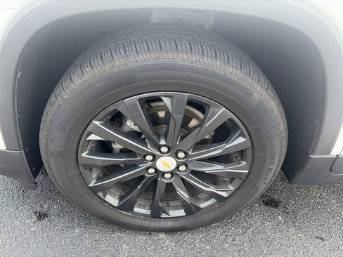 Used 2023 Chevrolet Traverse LT AWD/4WD image 12