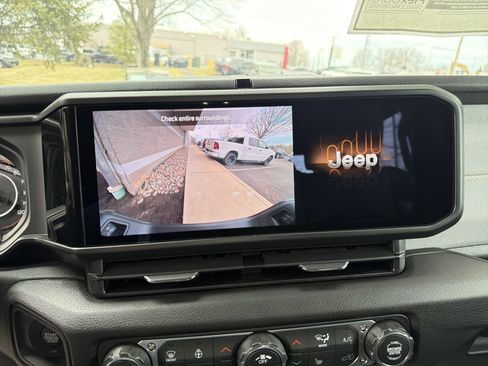 New 2026 Jeep Gladiator Sport AWD/4WD image 37