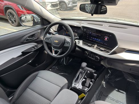 New 2026 Chevrolet Trax LT w/ Driver Confidence Package FWD image 16