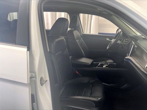 Used 2025 Volkswagen Atlas SEL AWD/4WD image 11