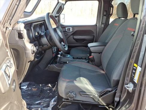 Used 2025 Jeep Wrangler Unlimited Rubicon image 13