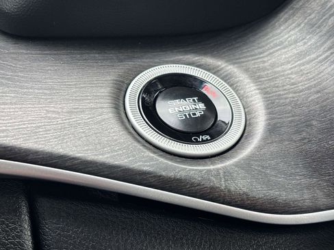 Used 2024 Jeep Grand Cherokee L Limited image 28