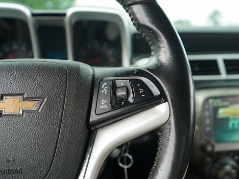 Used 2015 Chevrolet Camaro LT RWD image 26