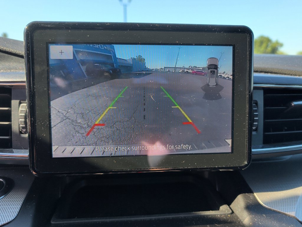Used 2020 Ford Explorer XLT w/ Equipment Group 202A AWD/4WD image 11