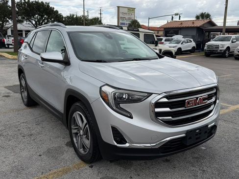 Used 2018 GMC Terrain SLT w/ Infotainment Package II FWD image 3