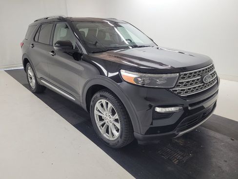 Used 2021 Ford Explorer Limited w/ Equipment Group 301A AWD/4WD image 13