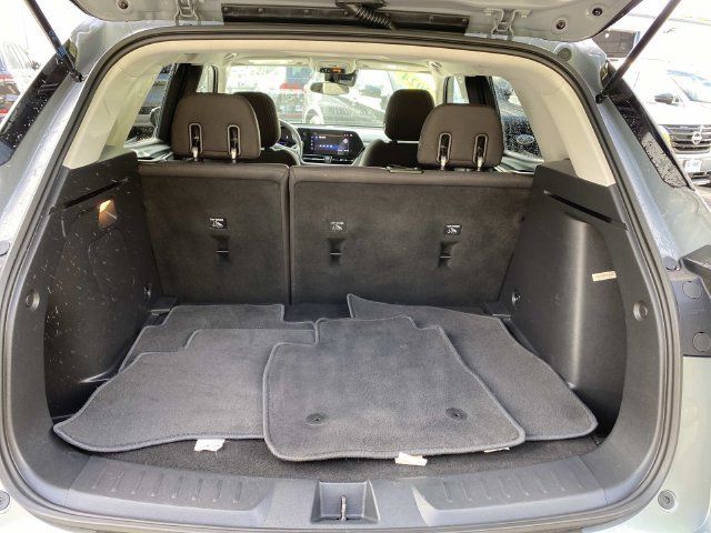 Used 2025 Chevrolet TrailBlazer LT AWD/4WD image 7