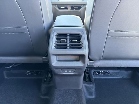 New 2026 Volkswagen Tiguan SE R-Line FWD image 23