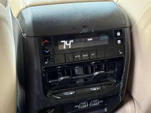 Used 2021 Jeep Grand Cherokee L Limited image 19