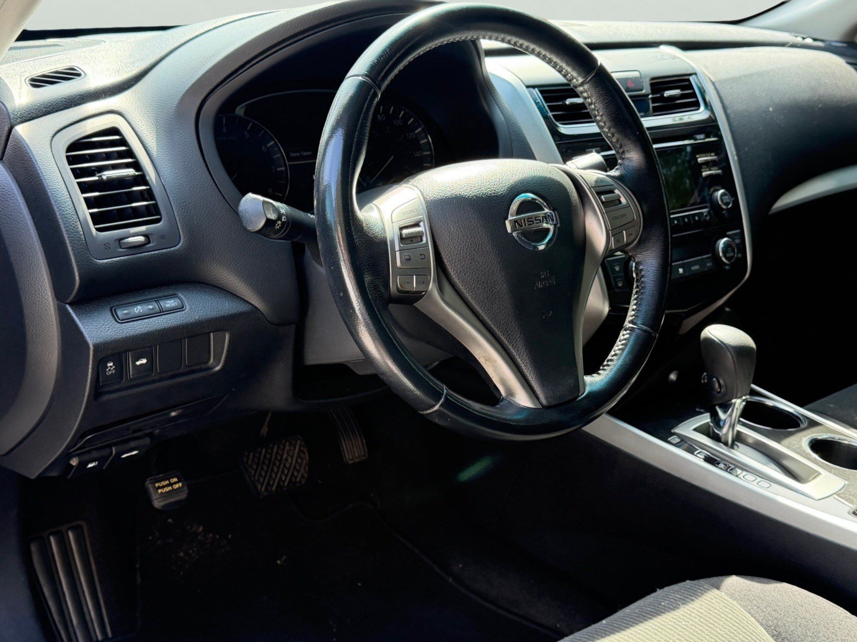 Used 2013 Nissan Altima 2.5 SV FWD image 7