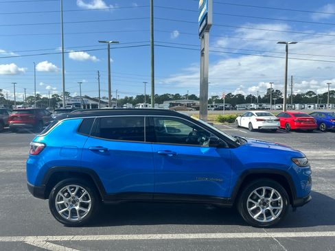 Used 2025 Jeep Compass Limited AWD/4WD image 6