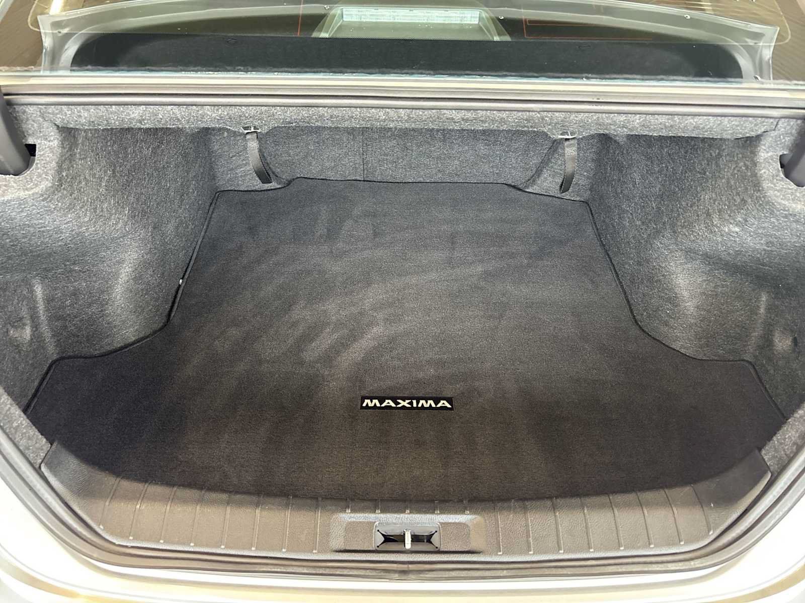 Used 2016 Nissan Maxima SR FWD image 24