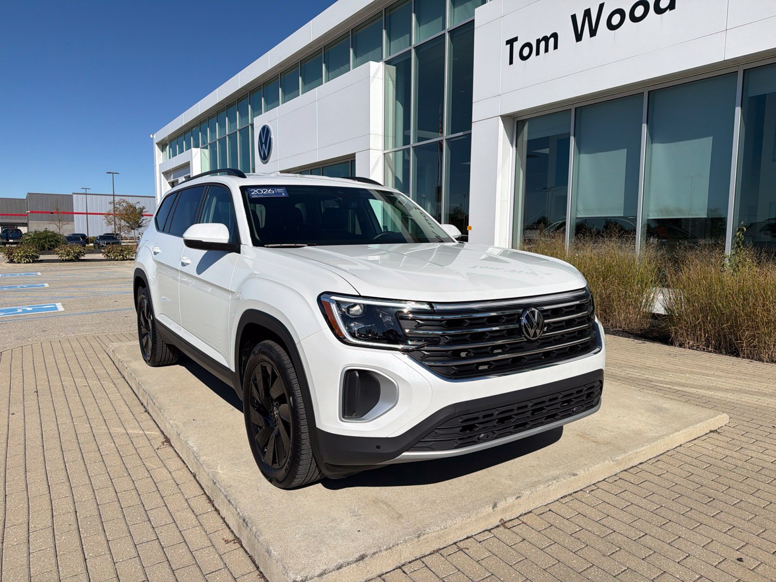 Used 2026 Volkswagen Atlas SE w/ Black Wheel Package AWD/4WD image 3