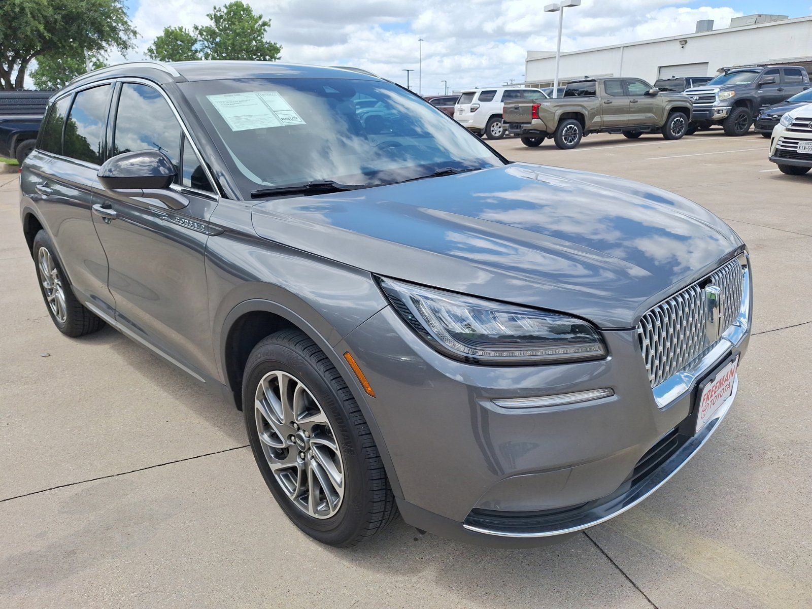 Used 2022 Lincoln Corsair FWD w/ Equipment Group 101A image 8