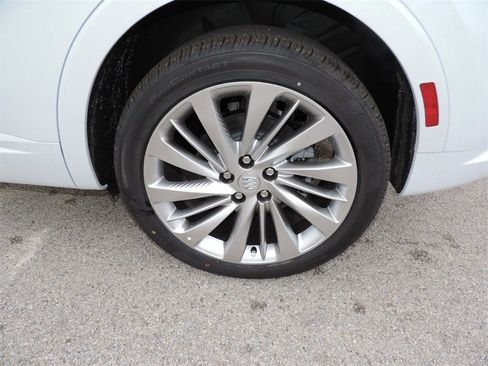 New 2026 Buick Envision Avenir image 9