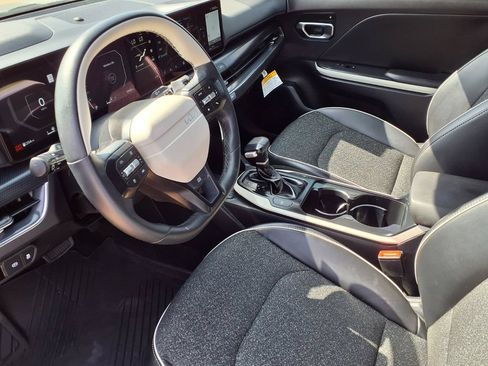 Certified 2025 Kia K4 EX FWD image 17