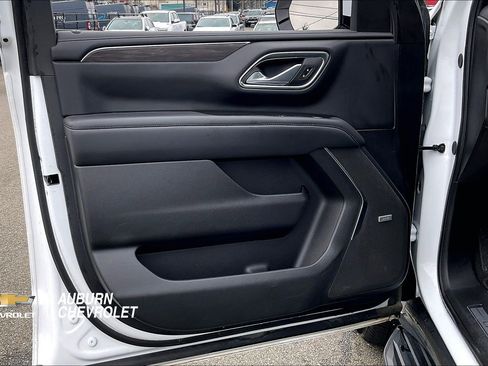 Used 2024 Chevrolet Suburban LT image 22