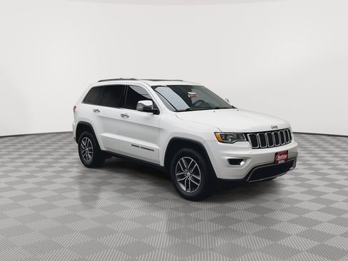 Used 2018 Jeep Grand Cherokee Limited image 34