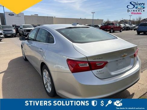 Used 2016 Chevrolet Malibu LT image 9