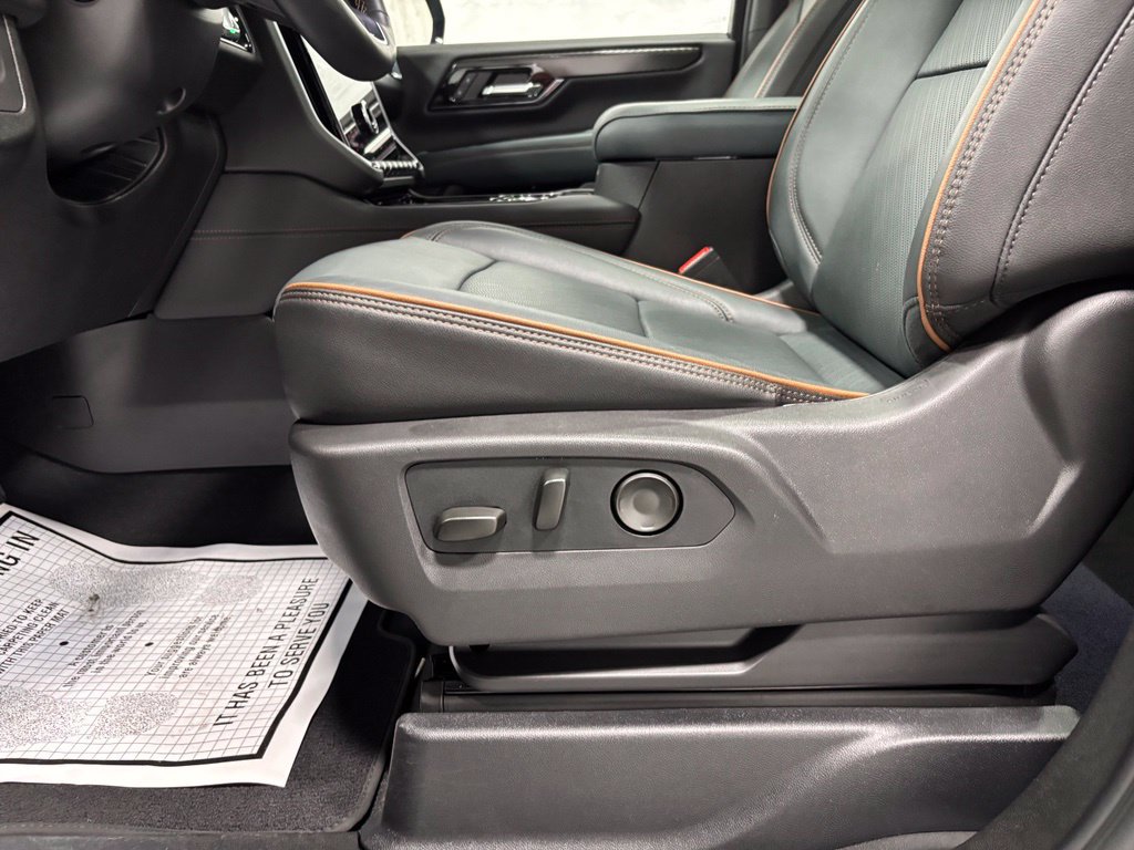 Used 2026 GMC Yukon XL AT4 AWD/4WD image 11