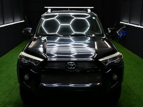 Used 2015 Toyota 4Runner SR5 image 6