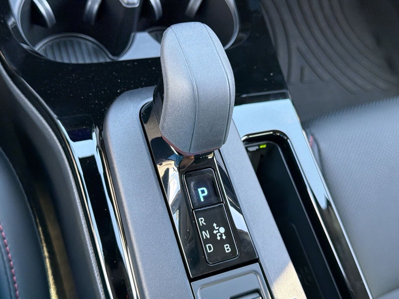 New 2027 Toyota Prius Plug-In Hybrid FWD image 17