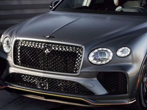 Used 2025 Bentley Bentayga image 5