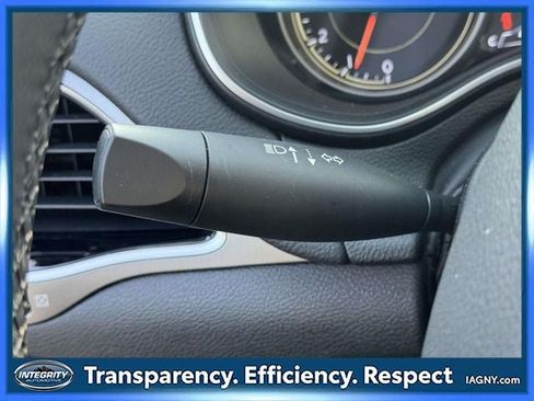 Used 2022 Jeep Cherokee Limited w/ Mopar Interior Package AWD/4WD image 23