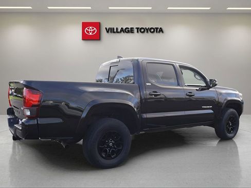 Certified 2022 Toyota Tacoma SR5 w/ Technology Package image 5