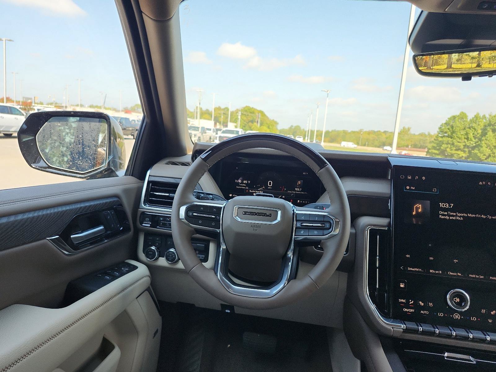 New 2027 GMC Yukon Denali w/ Denali Reserve Package AWD/4WD image 12