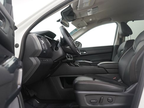 Used 2022 Nissan Pathfinder SL image 25