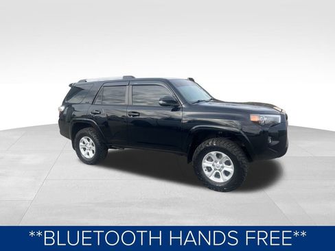 Used 2022 Toyota 4Runner SR5 Premium image 2