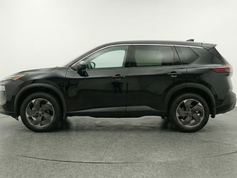 Used 2025 Nissan Rogue SV FWD image 5