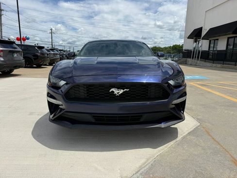 Used 2020 Ford Mustang Coupe RWD image 4