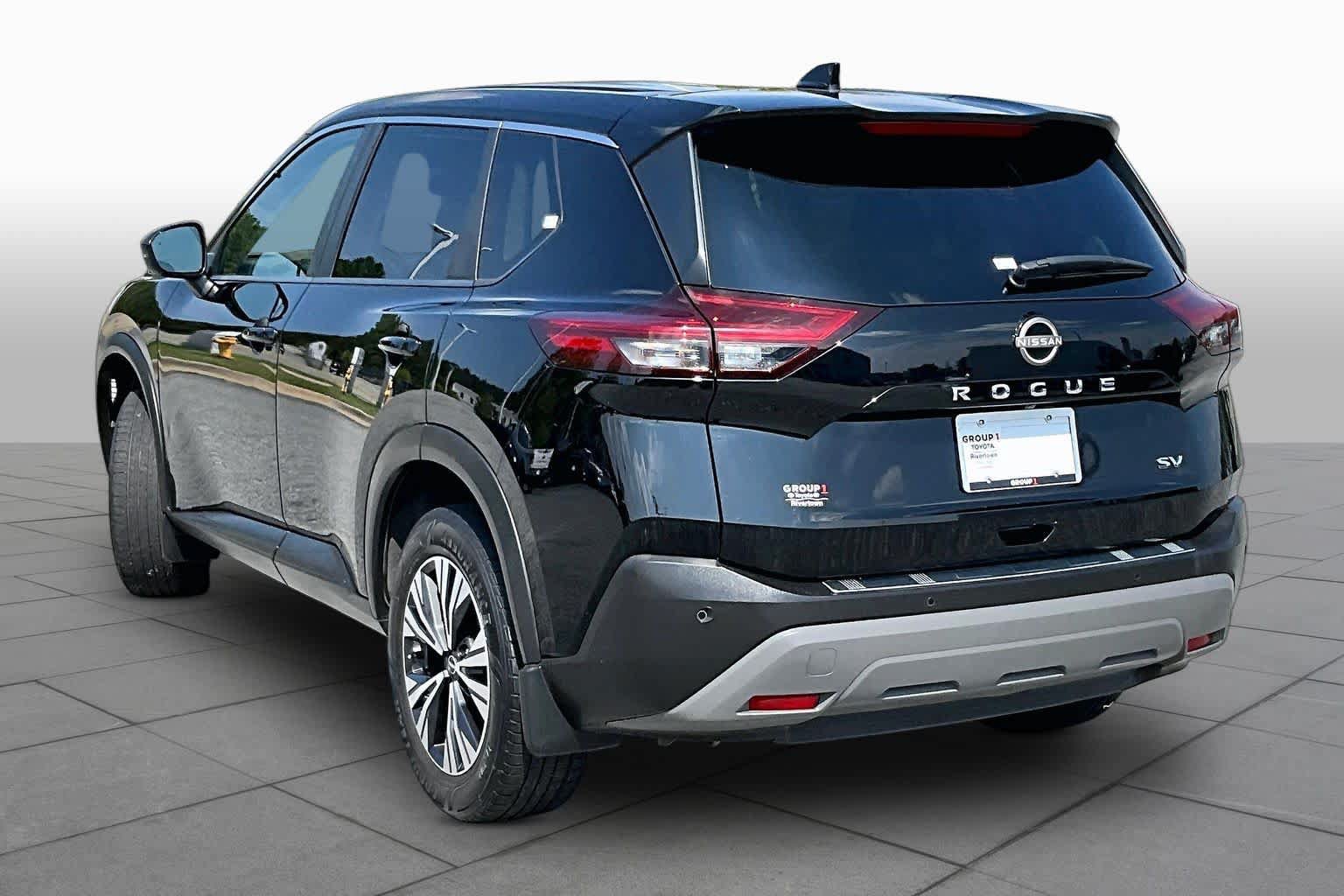 Used 2023 Nissan Rogue SV FWD image 11