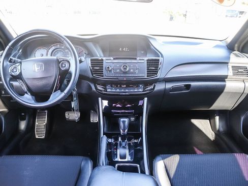 Used 2017 Honda Accord Sport image 15