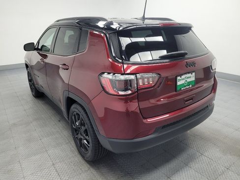 Used 2022 Jeep Compass Latitude FWD image 5