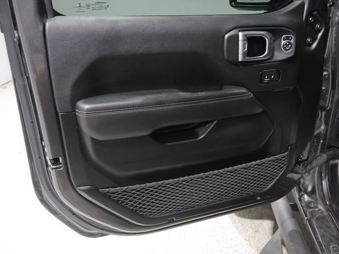 Used 2021 Jeep Gladiator Overland w/ Popular Equipment Package AWD/4WD image 12