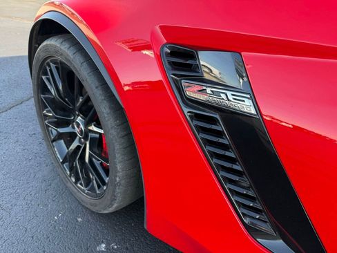 Used 2015 Chevrolet Corvette Z06 w/ 3LZ Preferred Equipment Group RWD image 9